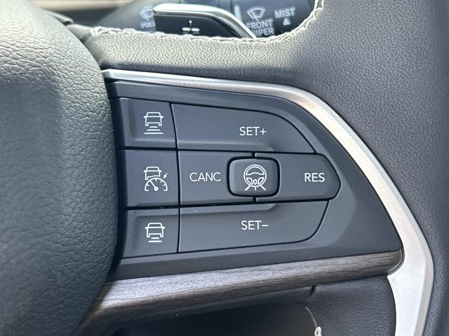 New 2026 Jeep Grand Cherokee Altitude AWD/4WD image 9