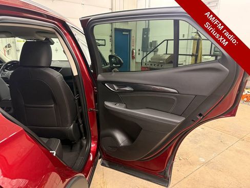 Used 2023 Buick Envision Essence image 30