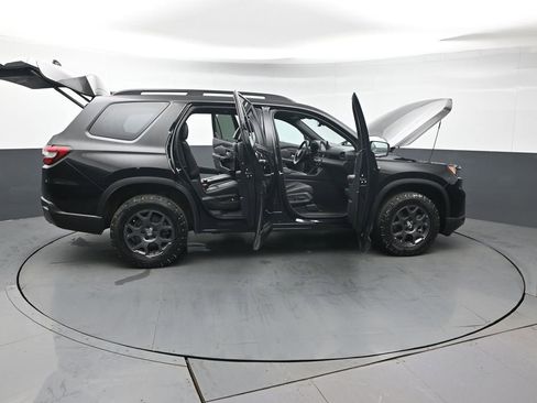 Used 2023 Honda Pilot TrailSport image 48