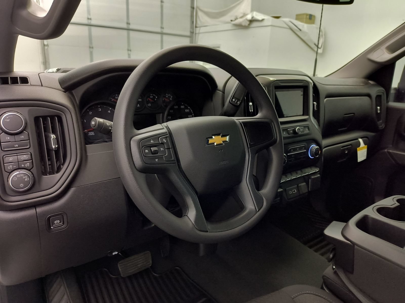 New 2026 Chevrolet Silverado 2500 Custom w/ Custom Value Package AWD/4WD image 4
