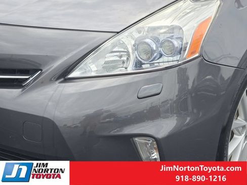 Used 2012 Toyota Prius V Five FWD image 11