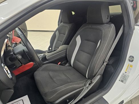 Used 2019 Chevrolet Camaro SS RWD image 15