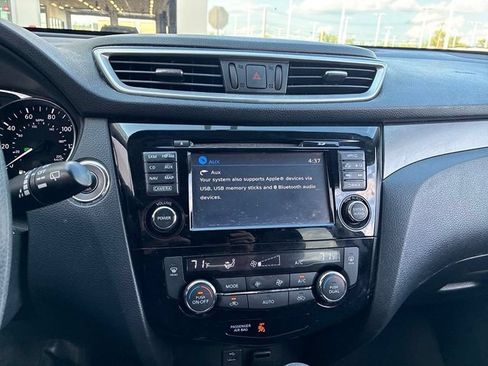 Used 2016 Nissan Rogue SV w/ SV Premium Package AWD/4WD image 27