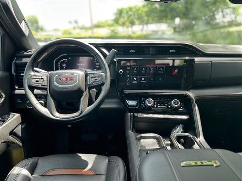 Used 2024 GMC Sierra 2500 AT4 w/ AT4 Premium Plus Package AWD/4WD image 18