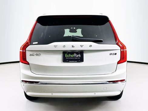Used 2024 Volvo XC90 B5 Plus AWD/4WD image 7