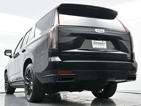 Used 2022 Cadillac Escalade Sport Platinum image 50