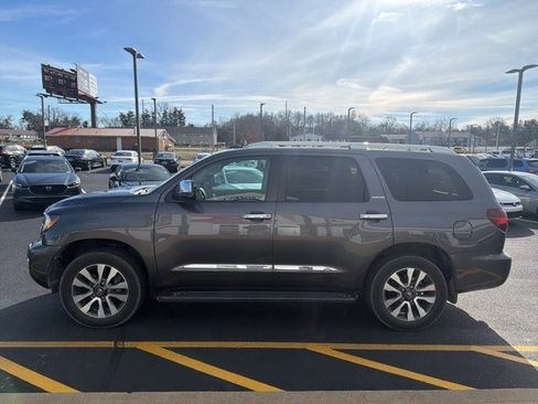 Used 2019 Toyota Sequoia Limited image 3
