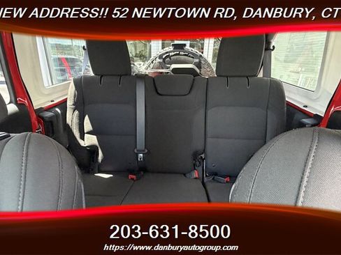 Used 2018 Jeep Wrangler Unlimited Sport S AWD/4WD image 22