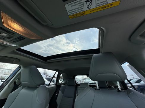 Used 2019 Toyota RAV4 Limited image 40