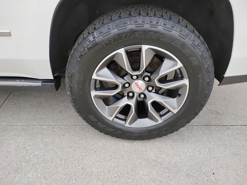 Used 2016 GMC Yukon Denali w/ Open Road Package image 24