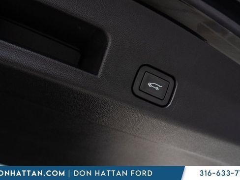 Used 2025 GMC Acadia Elevation image 29