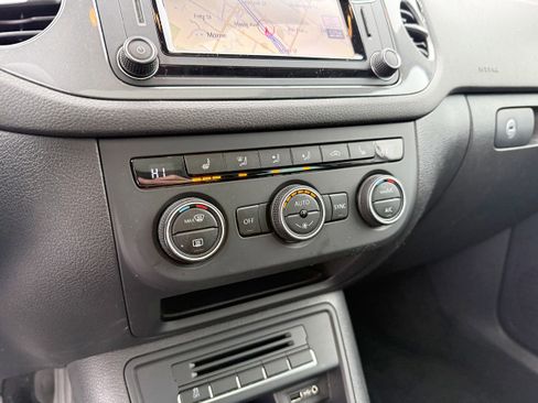 Used 2017 Volkswagen Tiguan Sport image 17