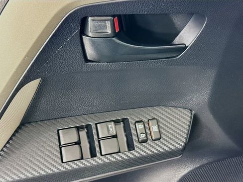 Used 2013 Toyota RAV4 XLE image 17