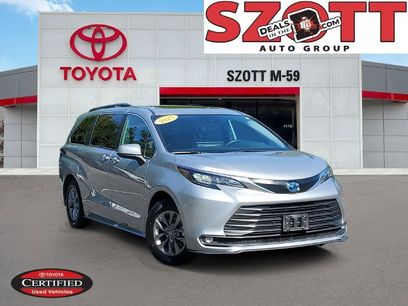 Certified 2025 Toyota Sienna XLE