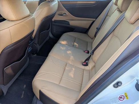 Used 2019 Lexus ES 350 w/ Accessory Package 2 FWD image 19