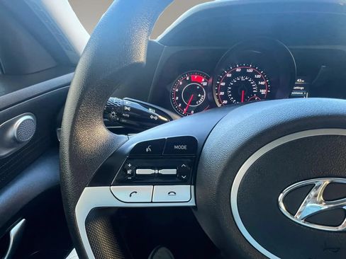 Used 2022 Hyundai Elantra SEL FWD image 21