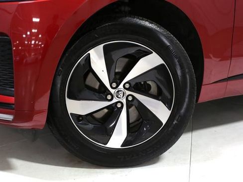 Used 2024 Jaguar F-PACE R-Dynamic S image 2