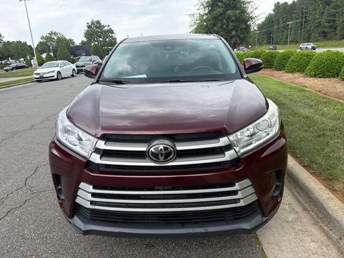 Used 2019 Toyota Highlander LE FWD image 19
