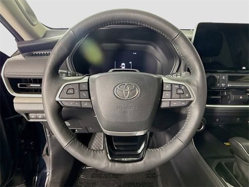 Used 2024 Toyota Grand Highlander Platinum image 11