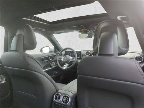 Used 2024 Mercedes-Benz C 300 4MATIC Sedan image 22