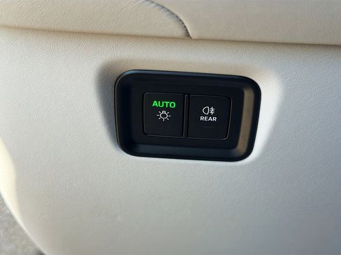 Used 2024 Porsche Cayenne Turbo image 34