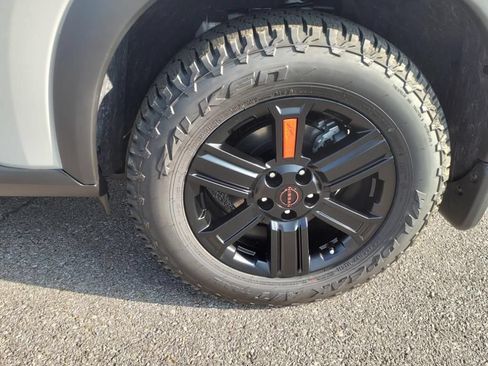 Certified 2025 Nissan Rogue SV AWD/4WD image 4