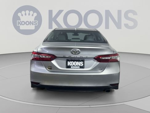 Used 2018 Toyota Camry XLE w/ Audio Package FWD image 10