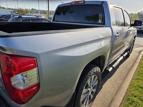 Used 2017 Toyota Tundra Limited w/ Limited Premium Package AWD/4WD image 8