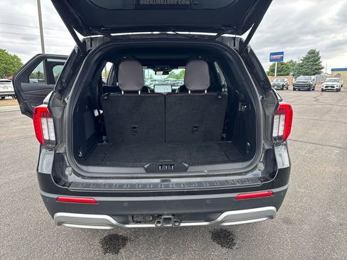 Used 2025 Ford Explorer Platinum w/ LUX Leather Package AWD/4WD image 24