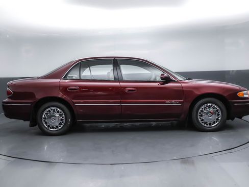 Used 2002 Buick Century Custom w/ Custom Premium Pkg image 2