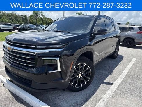 Used 2026 Chevrolet Traverse LT w/ Sun and Wheel Package FWD image 1