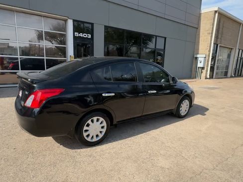 Used 2013 Nissan Versa SV image 8