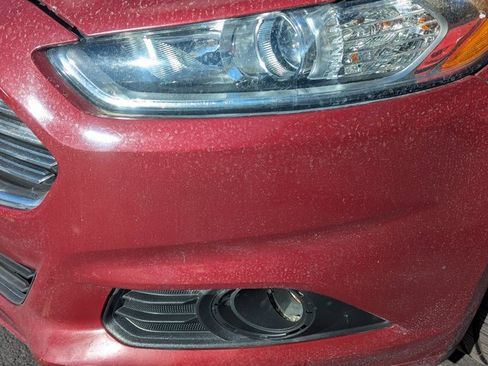 Used 2016 Ford Fusion SE image 9