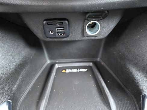 Used 2023 Chevrolet Traverse Premier AWD/4WD image 21