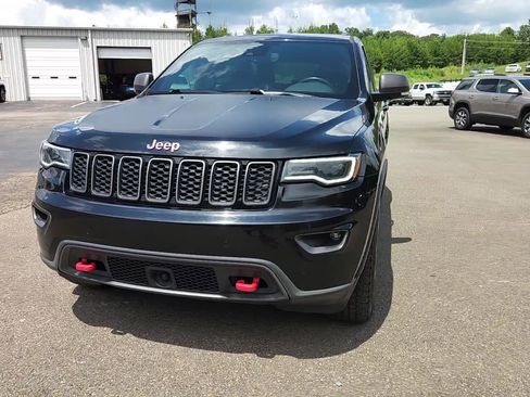Used 2019 Jeep Grand Cherokee Trailhawk w/ Trailhawk Luxury Group image 3
