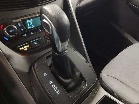 Used 2016 Ford Escape SE w/ Equipment Group 201A image 9