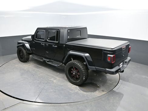 Used 2021 Jeep Gladiator Willys image 28