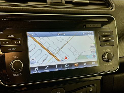 Used 2018 Nissan Leaf SV image 22