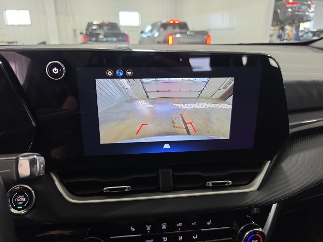Used 2026 Chevrolet Equinox LT AWD/4WD image 14