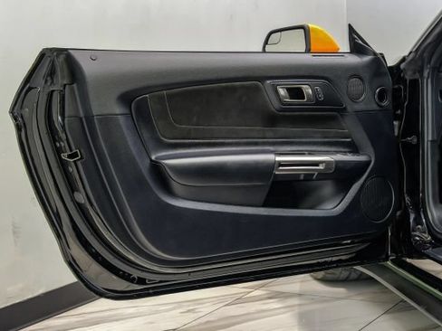 Used 2017 Ford Mustang Shelby GT350 w/ Electronics Package RWD image 54