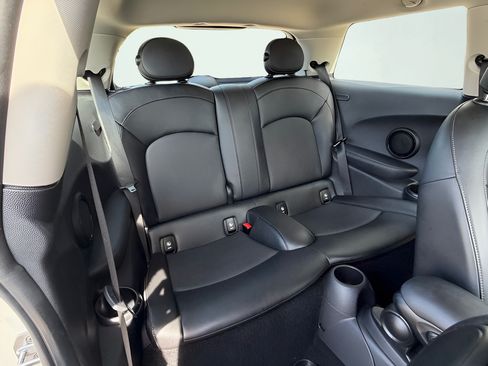 Used 2018 MINI Cooper 2-Door Hardtop FWD image 22