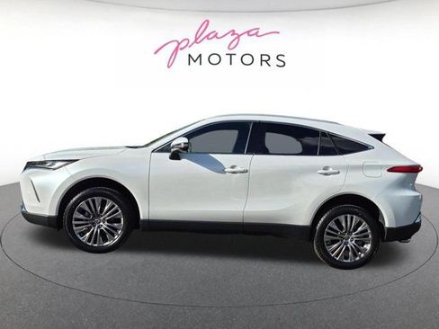 Used 2024 Toyota Venza XLE AWD/4WD image 8