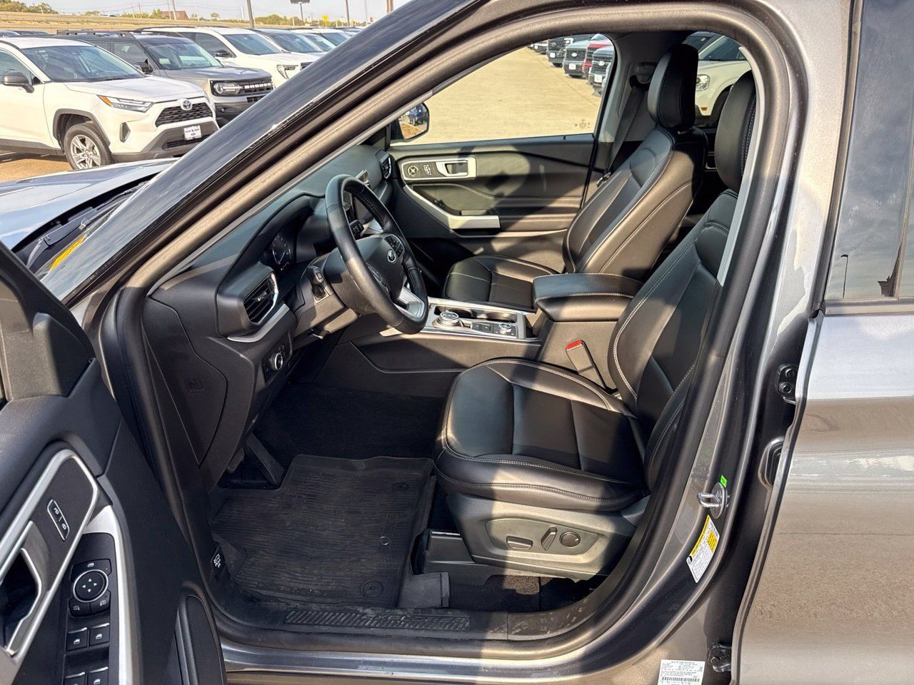 Used 2023 Ford Explorer XLT w/ Equipment Group 202A AWD/4WD image 20