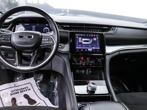 Used 2023 Jeep Grand Cherokee Altitude image 33