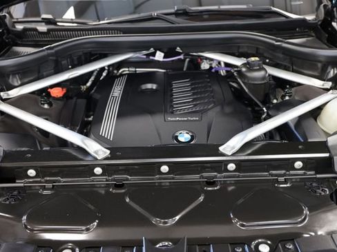 Used 2022 BMW X7 xDrive40i w/ Premium Package image 8