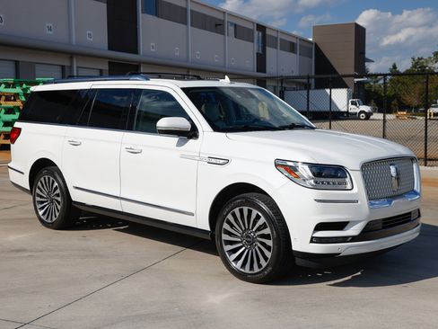 Used 2021 Lincoln Navigator L Reserve image 18