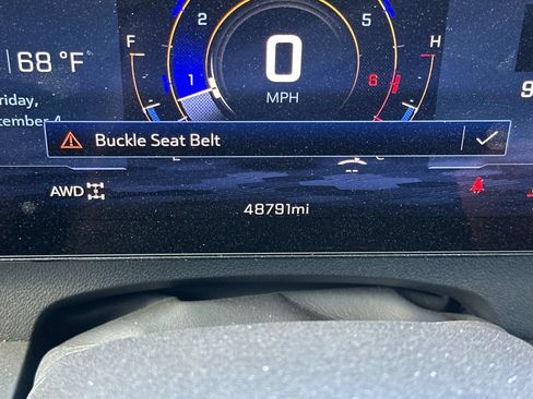 Used 2025 Chevrolet Traverse LT AWD/4WD image 38
