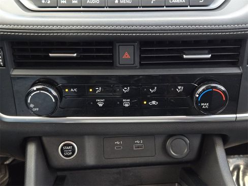 Used 2021 Nissan Rogue S image 19