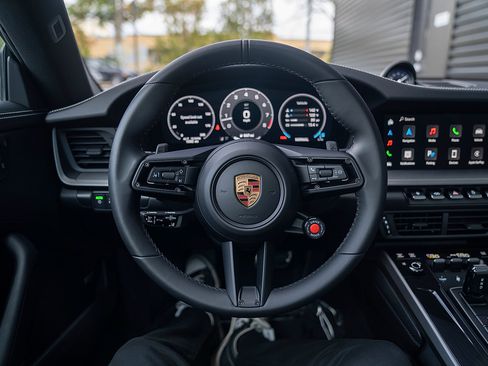 Certified 2025 Porsche 911 Carrera image 6