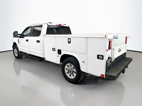 Used 2022 Ford F250 XL w/ Power Equipment Group image 5